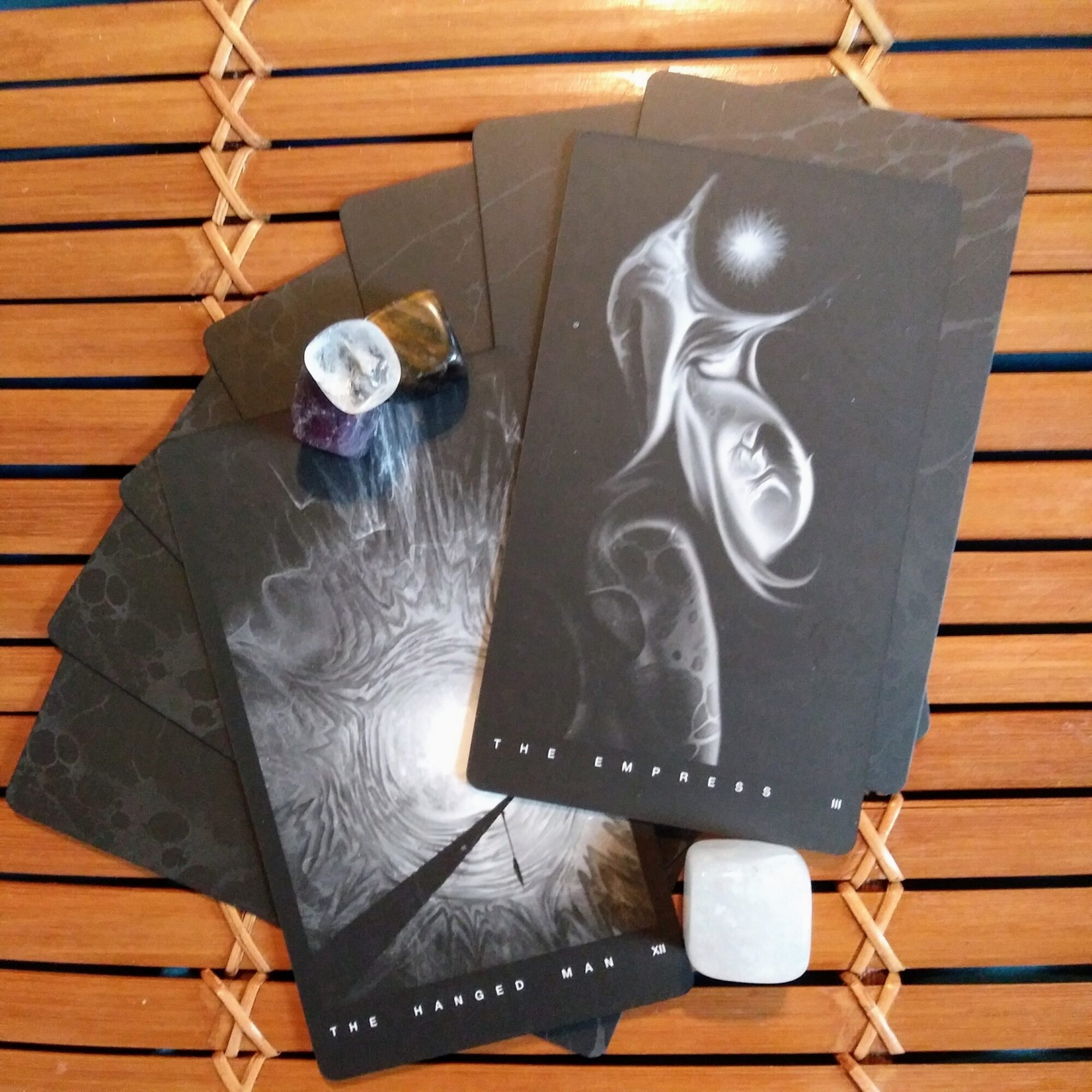 Message from the Universe ~Don't Give Up! The Black Tarot