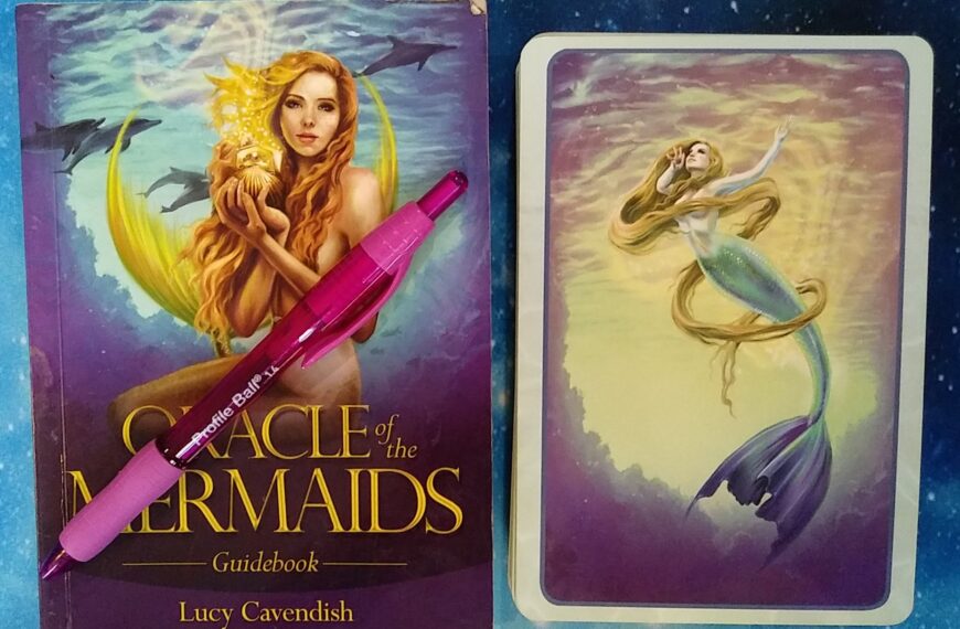 Oracle of the Mermaids, Cards and Booklet