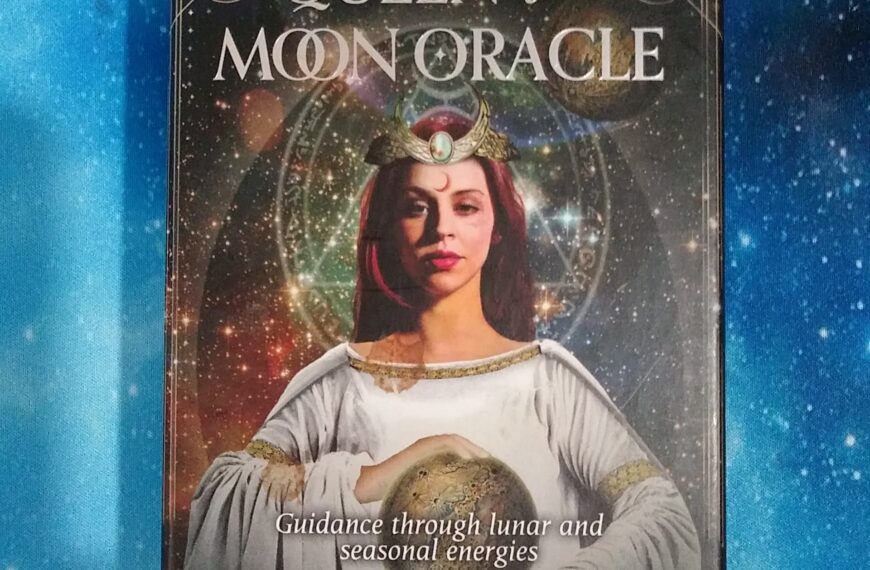 Queen of the Moon Oracle, Box Front