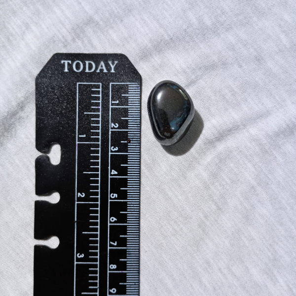 Hematite Healing Crystal, Tumbled, 1 Stone, ruler, 3 cm