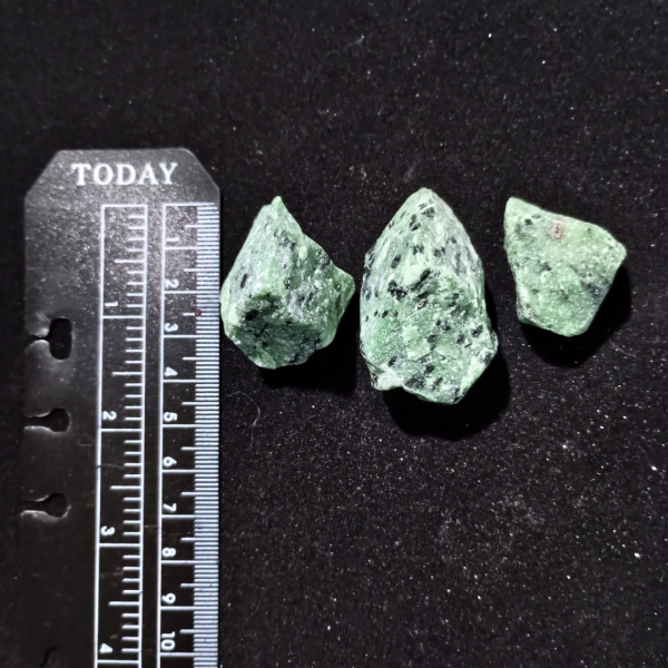 Ruby Zoisite Healing Crystal, Raw, ruler, 3-4 cm