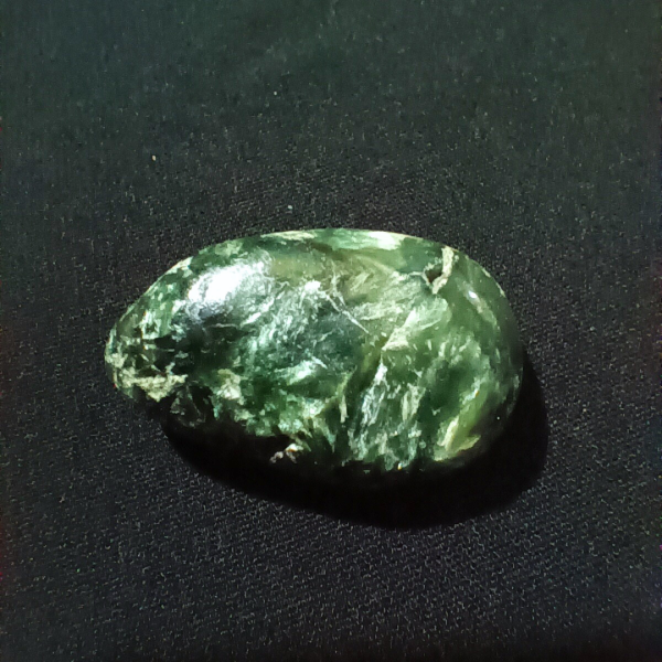 Seraphinite Healing Crystal, Tumbled, 1 Stone on black background (1)