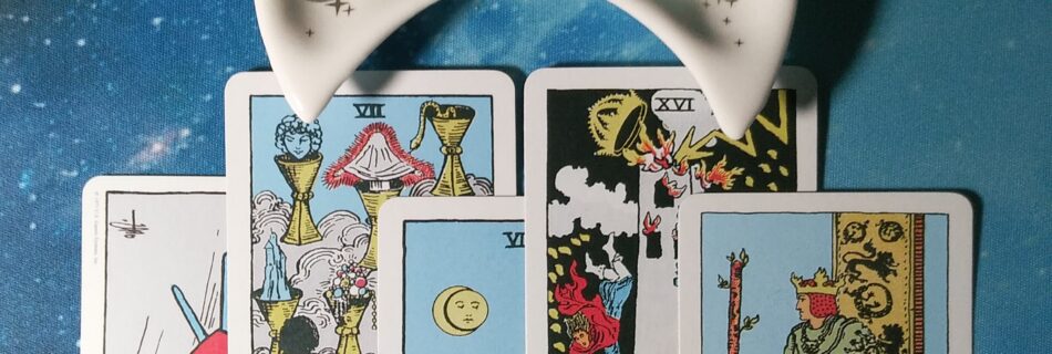 A Message from the Universe ~ Change is Messy, Rider Pocket Tarot Cards