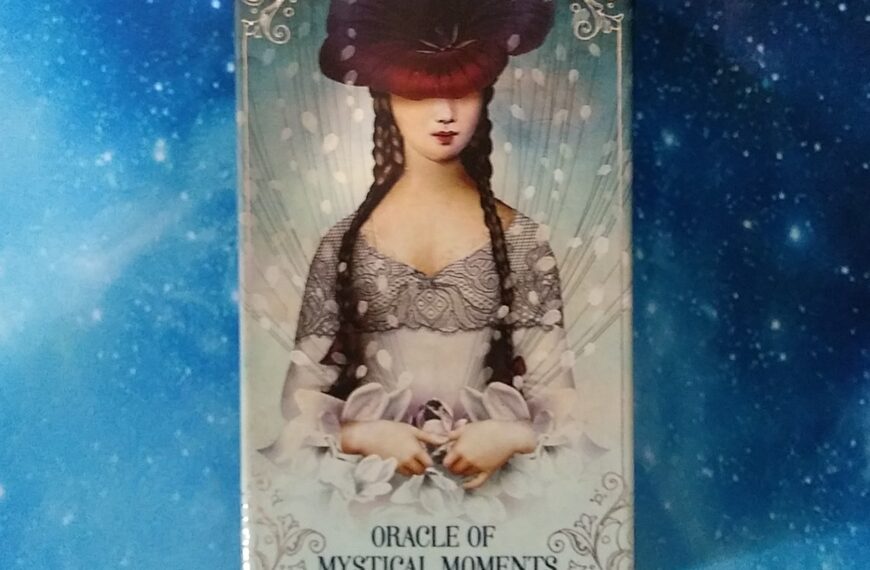 The Oracle of Mystical Moments, Box Front