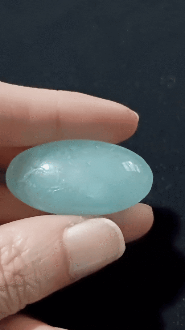 Aquamarine Healing Crystal, Tumbled, 1 Stone, video clip 1
