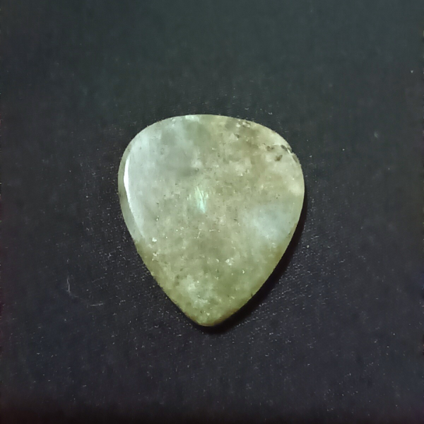 Labradorite Healing Crystal, Guitar Pick, 1 Pick on black background (1)