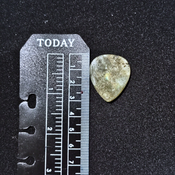 Labradorite Healing Crystal, Guitar Pick, 1 Pick, ruler, 3 cm