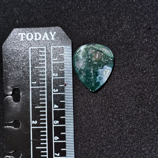 Moss Agate Healing Crystal, Guitar Pick, 1 Pick, ruler, 3 cm