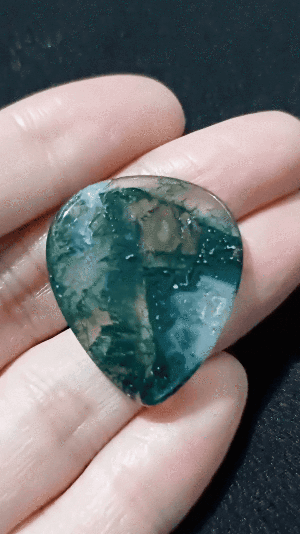 Moss Agate Healing Crystal, Guitar Pick, 1 Pick - Image 2