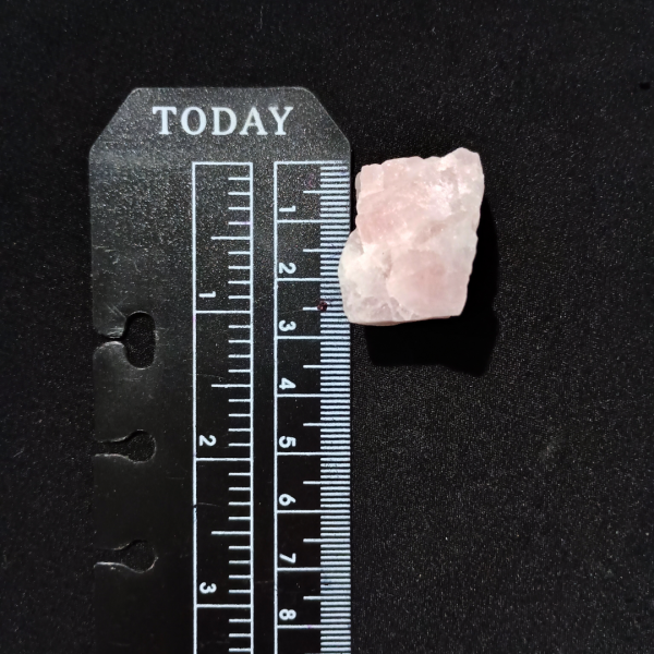 Rose Quartz Healing Crystal, Rough, 1 Stone, ruler 3 cm
