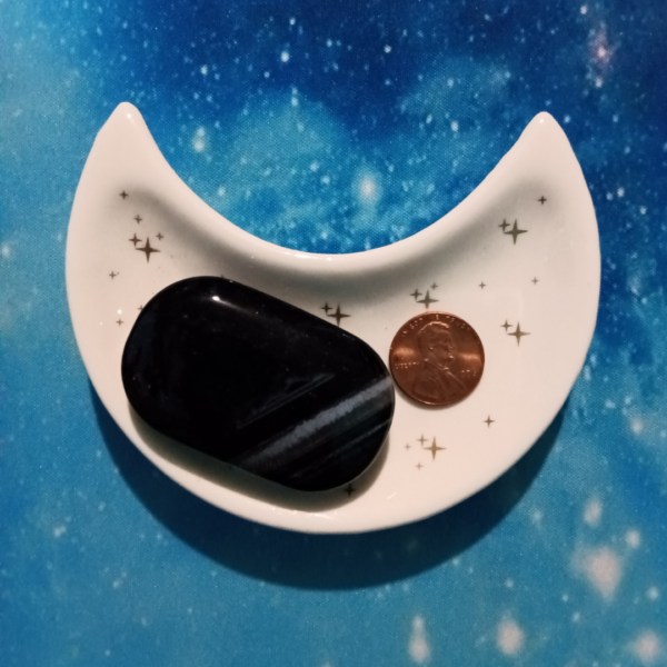 Black Agate Geode Palm Stone - Image 3
