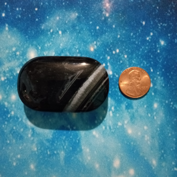Black Agate Geode Palm Stone - Image 4