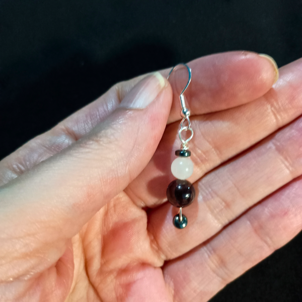 Cosmic Connection: Garnet & Rose Quartz Earrings - Image 5